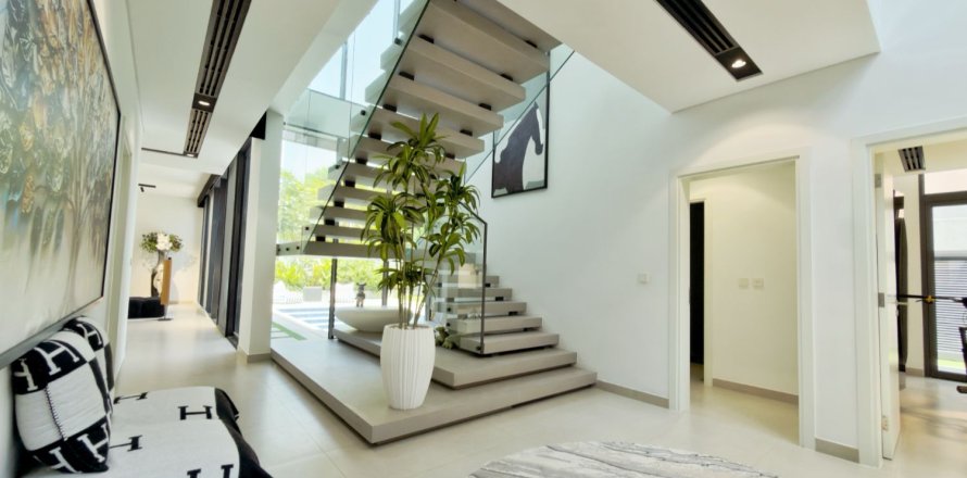 Villa i Tilal City, Sharjah, UAE 4 soveværelser, 383.32 kvm № 748701