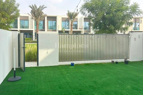 Зняти в оренду таунхаус в Jumeirah Village Triangle, Дубай, ОАЕ 3 спальні, 173.99988676м2, № 754650 - фото 24