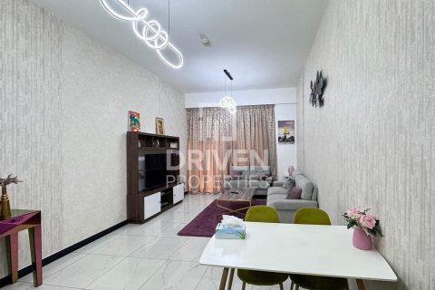 Apartamento para venda em Jumeirah Village Circle, Dubai, EAU 1 quarto, 76.92 m2 № 767658 - foto 2