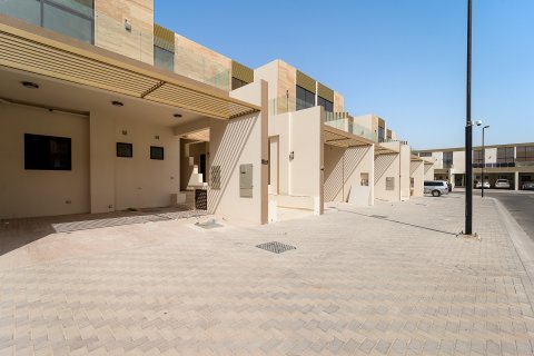 Kuća u nizu u Nadd Al Sheba, Dubai, UAE 4 spavaćih soba, 260 m2 Br. 709769 - fotografija 2