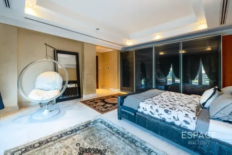 Villa till försäljning i Meadows, Dubai, UAE 6 sovrum, 596 kvm Nr. 737861 - fotografi 17