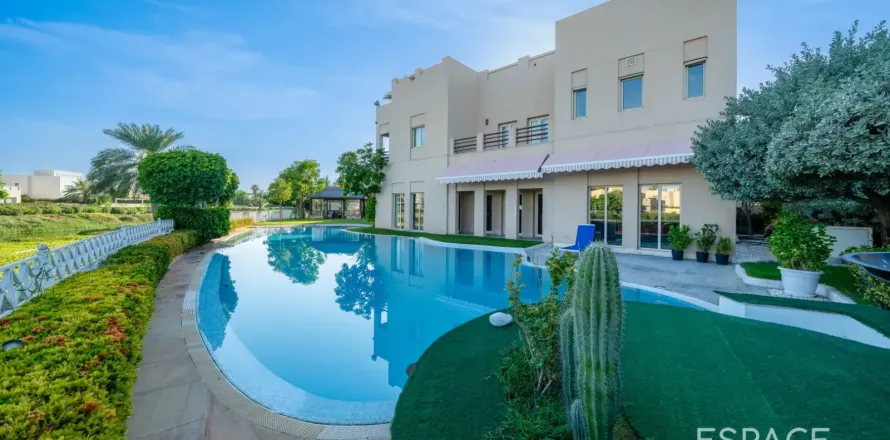 Villa i Meadows, Dubai, UAE 6 sovrum, 596 kvm Nr. 737861