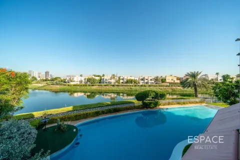Villa till försäljning i Meadows, Dubai, UAE 6 sovrum, 596 kvm Nr. 737861 - fotografi 5