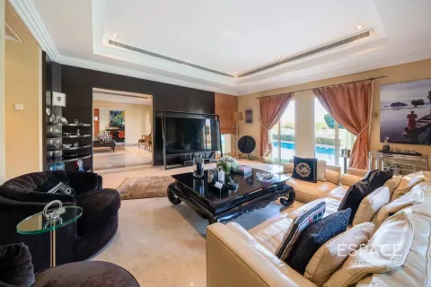 Villa till försäljning i Meadows, Dubai, UAE 6 sovrum, 596 kvm Nr. 737861 - fotografi 8