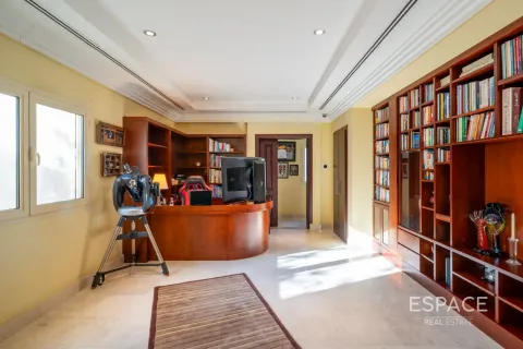 Villa till försäljning i Meadows, Dubai, UAE 6 sovrum, 596 kvm Nr. 737861 - fotografi 19