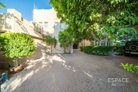 Villa till försäljning i Meadows, Dubai, UAE 6 sovrum, 596 kvm Nr. 737861 - fotografi 20