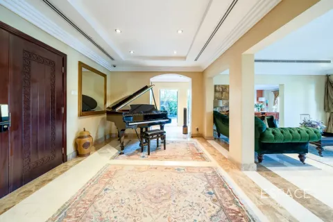 Villa till försäljning i Meadows, Dubai, UAE 6 sovrum, 596 kvm Nr. 737861 - fotografi 10