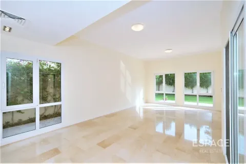 Villa en venta en Meadows, Dubai, EAU 4 dormitorios, 332 m2 № 737863 - foto 7