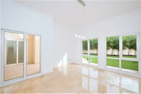 Villa en venta en Meadows, Dubai, EAU 4 dormitorios, 332 m2 № 737863 - foto 6