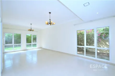 Villa en venta en Meadows, Dubai, EAU 4 dormitorios, 332 m2 № 737863 - foto 10
