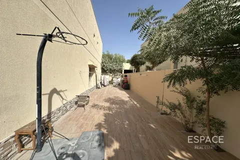 Villa en venta en Meadows, Dubai, EAU 4 dormitorios, 332 m2 № 737863 - foto 5