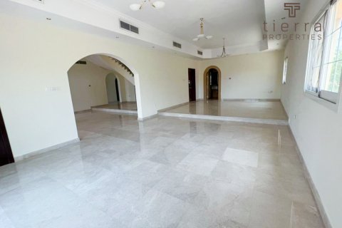 Willa do wynajęcia w Al Barsha, Dubai, ZEA 5 sypialnie, 1393.5 mkw., nr 267888 - zdjęcie 5