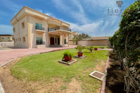 Vila di Al Barsha, Dubai, UAE 5 bilik tidur, 1393.5 meter persegi № 267888