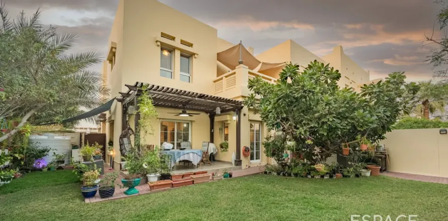 Vilă în The Lakes, Dubai, EAU 3 dormitoare, 270 mp.  №737995