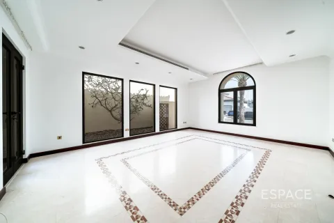 Villa in vendita a Palm Jumeirah, Dubai, EAU 4 camere da letto, 465 mq. № 737994 - foto 8