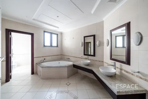 Villa in vendita a Palm Jumeirah, Dubai, EAU 4 camere da letto, 465 mq. № 737994 - foto 11