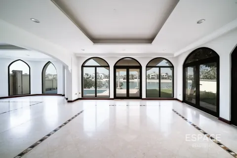 Villa in vendita a Palm Jumeirah, Dubai, EAU 4 camere da letto, 465 mq. № 737994 - foto 2
