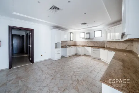 Villa in vendita a Palm Jumeirah, Dubai, EAU 4 camere da letto, 465 mq. № 737994 - foto 9