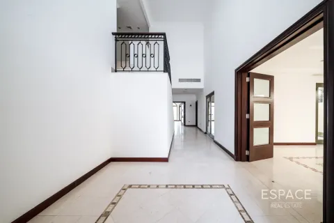 Villa in vendita a Palm Jumeirah, Dubai, EAU 4 camere da letto, 465 mq. № 737994 - foto 6