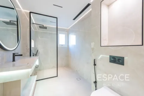 Vila v Meadows, Dubai, SAE 4 spálne, 390 m2 č. 738011 - Fotografia 17