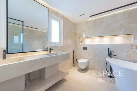 Vila v Meadows, Dubai, SAE 4 spálne, 390 m2 č. 738011 - Fotografia 16
