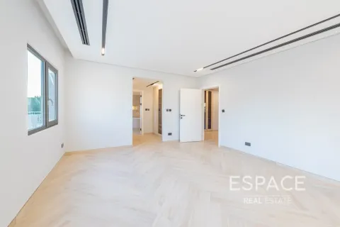 Vila v Meadows, Dubai, SAE 4 spálne, 390 m2 č. 738011 - Fotografia 13