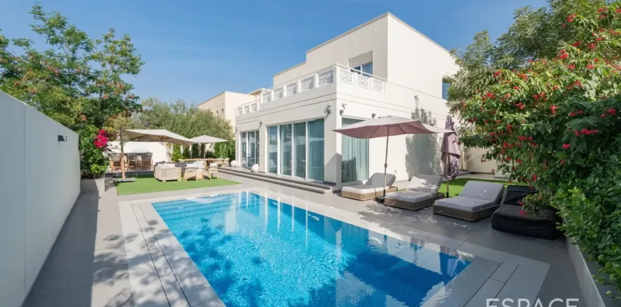 Vila v Meadows, Dubai, SAE 4 spálne, 390 m2 č. 738011
