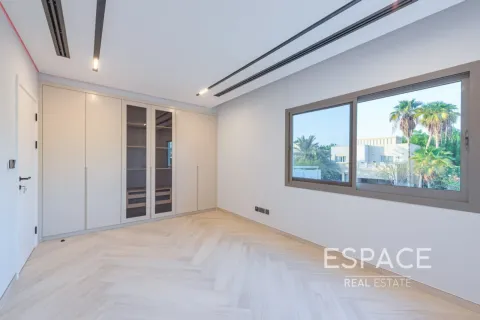 Vila v Meadows, Dubai, SAE 4 spálne, 390 m2 č. 738011 - Fotografia 9