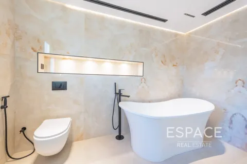 Vila v Meadows, Dubai, SAE 4 spálne, 390 m2 č. 738011 - Fotografia 15