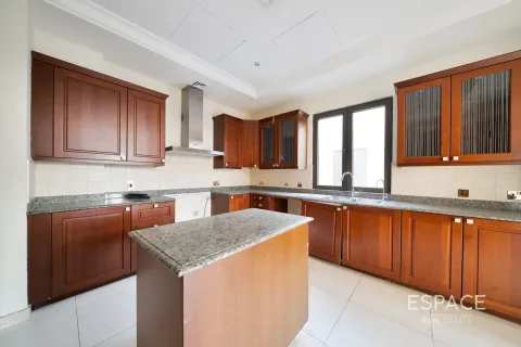 Vila di Palm Jumeirah, Dubai, UAE 6 bilik tidur, 650 meter persegi № 738012 - foto 16