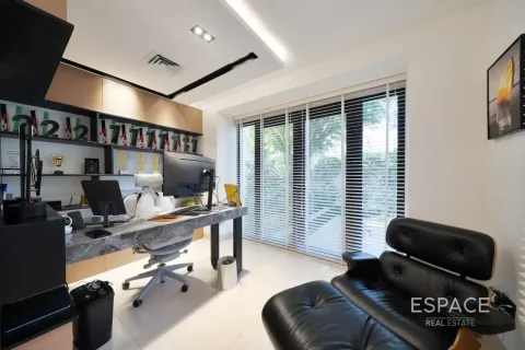 Villa en venta en Arabian Ranches, Dubai, EAU 5 dormitorios, 418 m2 № 738029 - foto 12