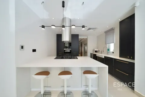 Villa en venta en Arabian Ranches, Dubai, EAU 5 dormitorios, 418 m2 № 738029 - foto 4