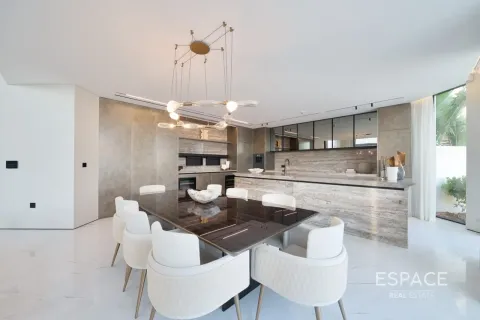 Villa en venta en Palm Jumeirah, Dubai, EAU 5 dormitorios, 627 m2 № 738031 - foto 5