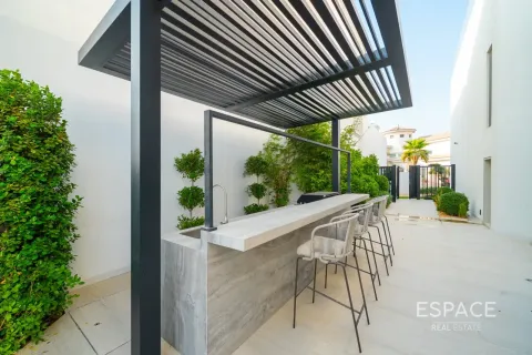 Villa en venta en Palm Jumeirah, Dubai, EAU 5 dormitorios, 627 m2 № 738031 - foto 16