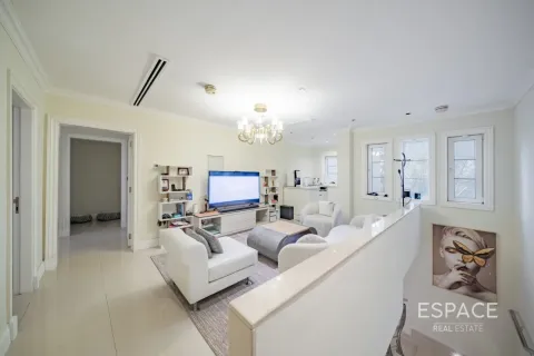Villa sa Jumeirah Village Triangle, Dubai, UAE 5 silid-tulugan, 448 sq.m. № 738032 - larawan 12
