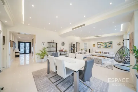 Villa sa Jumeirah Village Triangle, Dubai, UAE 5 silid-tulugan, 448 sq.m. № 738032 - larawan 4