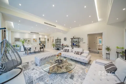 Villa sa Jumeirah Village Triangle, Dubai, UAE 5 silid-tulugan, 448 sq.m. № 738032 - larawan 2