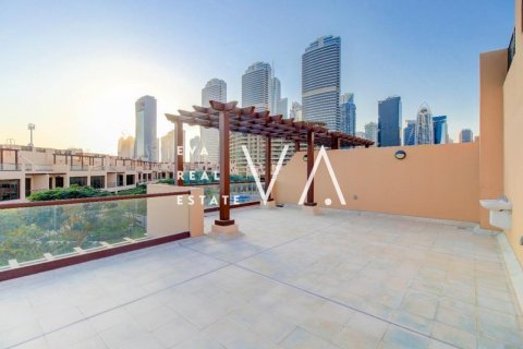 Rijtjeshuis te koop in Jumeirah, Dubai, VAE 4 slaapkamers, 216 vr.m., nr 637684 - foto 10