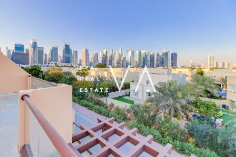 阿联酋 Dubai Jumeirah 联排别墅  4 卧, 216 平方米 , 编号 637684