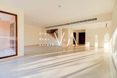 Rijtjeshuis te koop in Jumeirah, Dubai, VAE 4 slaapkamers, 216 vr.m., nr 637684 - foto 11