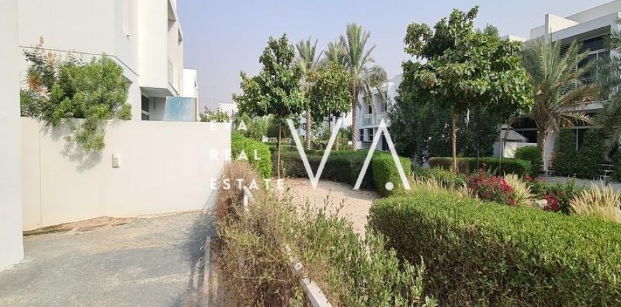 阿联酋 Dubai 联排别墅  3 卧, 348.28 平方米 , 编号 637679