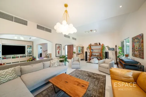 Vilë në Meadows, Dubai, Emiratet e Bashkuara Arabe 3 dhoma gjumi, 320 m2. № 737789 - Foto 5