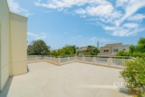 Vilë në Meadows, Dubai, Emiratet e Bashkuara Arabe 3 dhoma gjumi, 320 m2. № 737789 - Foto 17
