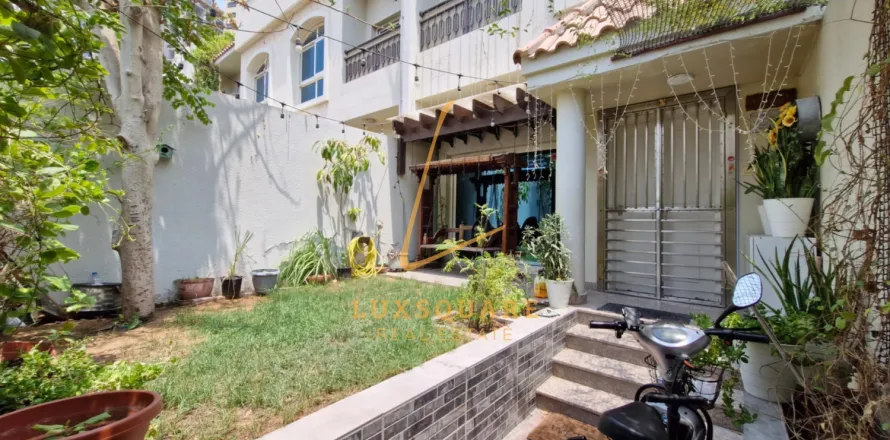 Villa i Jumeirah Village Circle, Dubai, UAE 3 sovrum, 137 kvm Nr. 658754
