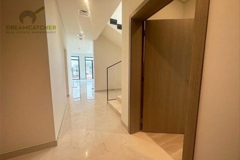 Vilë në Mina Al Arab, Ras Al Khaimah, Emiratet e Bashkuara Arabe 4 dhoma gjumi, 354.8 m2. № 512522 - Foto 8