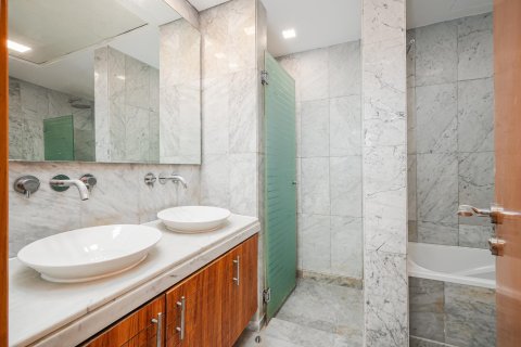 Apartament në Jumeirah Lake Towers, Dubai, Emiratet e Bashkuara Arabe 2 dhoma gjumi, 188.27 m2. № 749643 - Foto 13