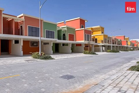 خانه شهری در Dubai ، امارات متحده عربی 4 خوابه ، 144 متر مربع.  شماره 763349