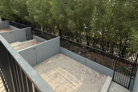 Villa para arrendamento em Mudon, Dubai, EAU 3 quartos, 177 m2 № 738705 - foto 4