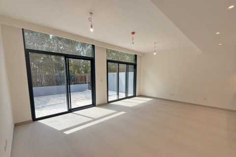 Villa para arrendamento em Mudon, Dubai, EAU 3 quartos, 177 m2 № 738705 - foto 6