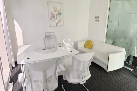 Business Bay, Dubai, UAE의 임대용 사무실 108제곱미터 번호 713188 - 사진 8